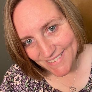 Meet your Posher, Holly